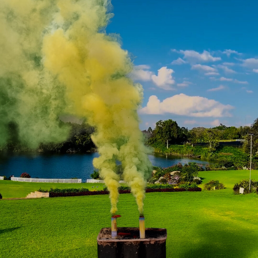 COLOUR SMOKE BOMBS YELLOW Tanzania - PER PIECE 16 COLOUR SMOKE BOMBS YELLOW Tanzania - PER PIECE