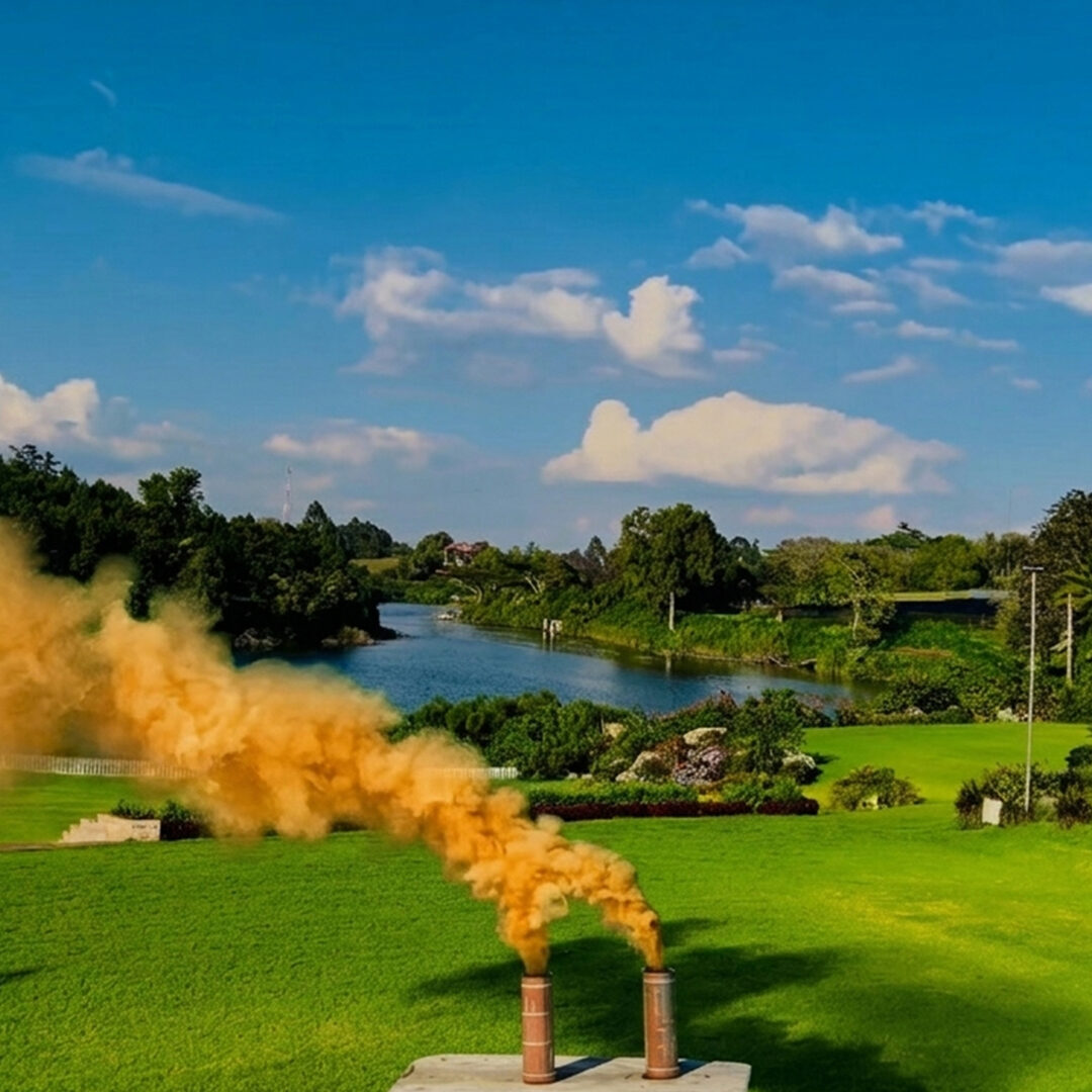 LARGE ORANGE COLOUR SMOKE BOMBS Fireworks Tanzania – PER PIECE